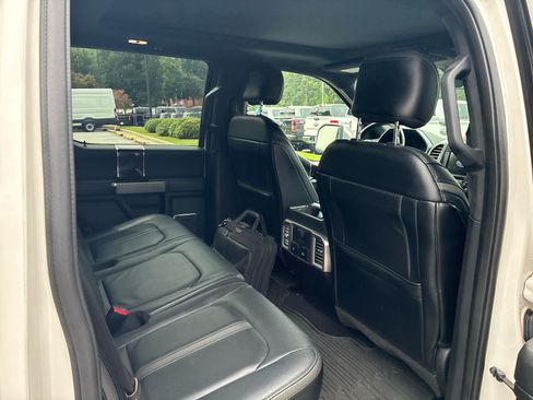 Used 2017 Ford F150 Platinum w/ Equipment Group 701A Luxury AWD/4WD image 4