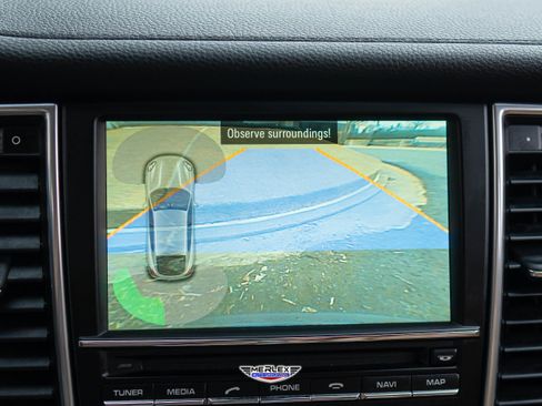 Used 2016 Porsche Panamera 4 image 30