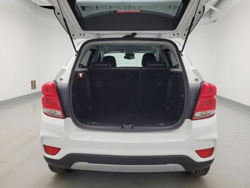 Used 2020 Chevrolet Trax LT w/ LT Convenience Package AWD/4WD image 29