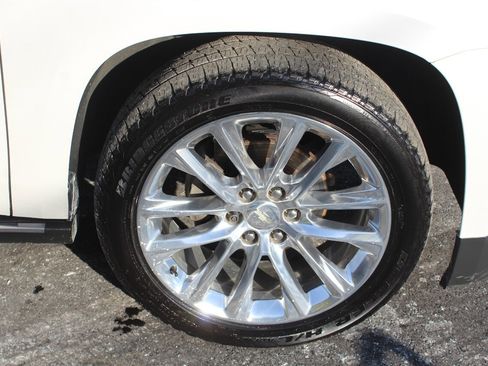 Used 2019 Chevrolet Suburban Premier w/ Premier Plus Edition image 30