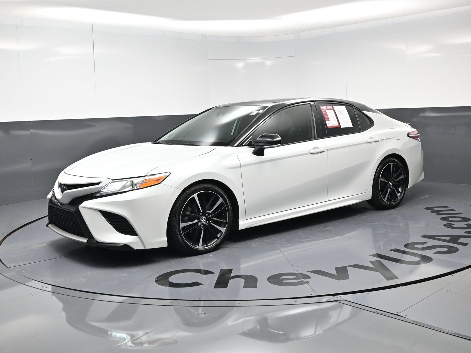 Used 2020 Toyota Camry XSE FWD image 11