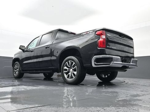 Used 2023 Chevrolet Silverado 1500 LT AWD/4WD image 23