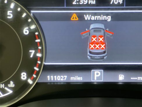 Used 2021 Nissan Armada SL w/ Captain's Chairs Package image 12