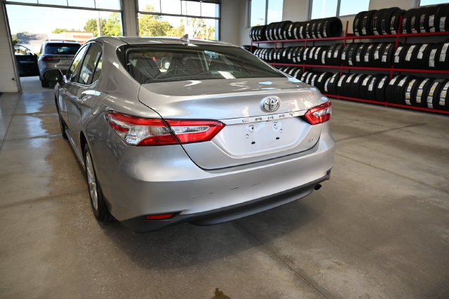 Used 2019 Toyota Camry LE FWD image 7