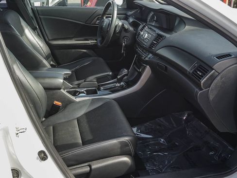 Used 2016 Honda Accord Sport image 12