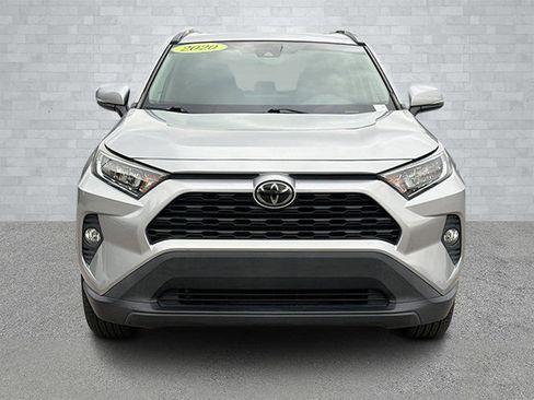 Used 2020 Toyota RAV4 XLE Premium image 8