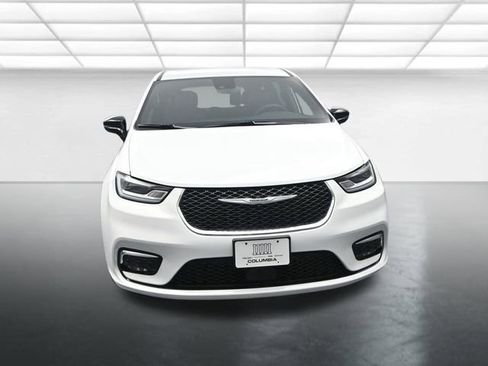 New 2026 Chrysler Pacifica Select image 3