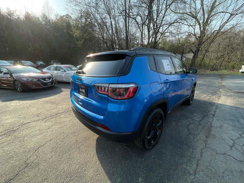 Used 2018 Jeep Compass Latitude image 3
