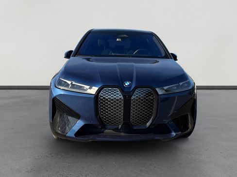 Used 2024 BMW iX xDrive50 w/ Premium Package image 8