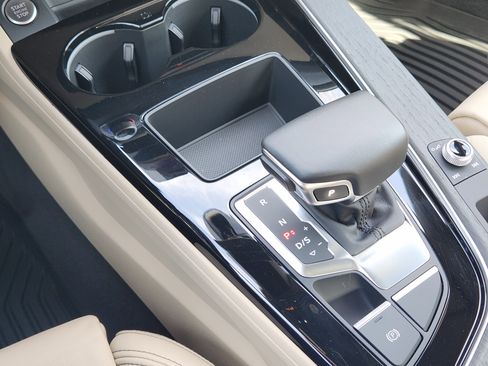 Used 2024 Audi A4 2.0T Premium w/ Convenience Package image 21