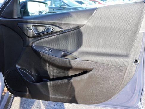 Used 2025 Chevrolet Malibu RS w/ LPO, Floor Liner Package image 9