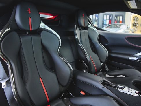 Used 2022 Ferrari SF90 Stradale image 34