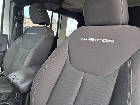 Used 2017 Jeep Wrangler Unlimited Rubicon w/ Connectivity Group image 15