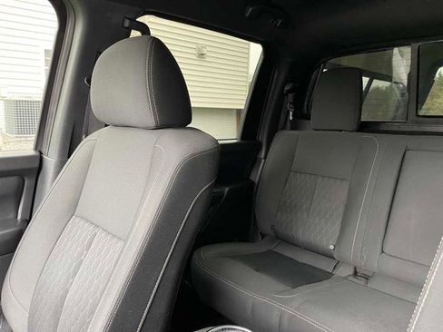 Used 2018 Nissan Titan SV w/ SV Convenience Package image 91