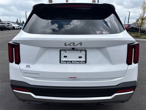New 2025 Kia Sorento S w/ Panoramic Sunroof Package image 11