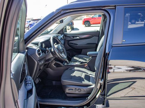 Used 2025 Chevrolet TrailBlazer LT w/ Convenience Package AWD/4WD image 26