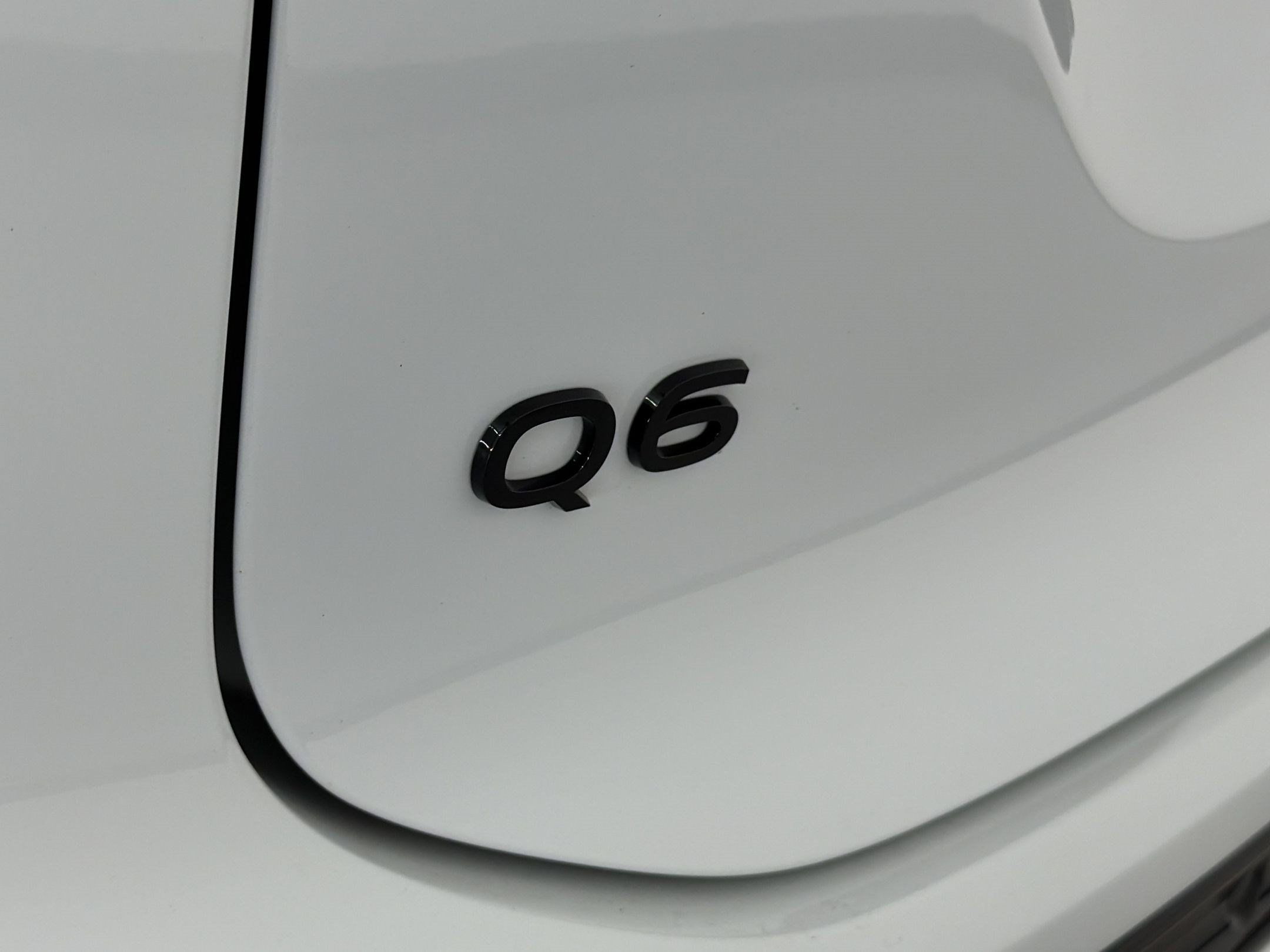 Used 2025 Audi Q6 e-tron Premium Plus w/ Premium Plus AWD/4WD image 31