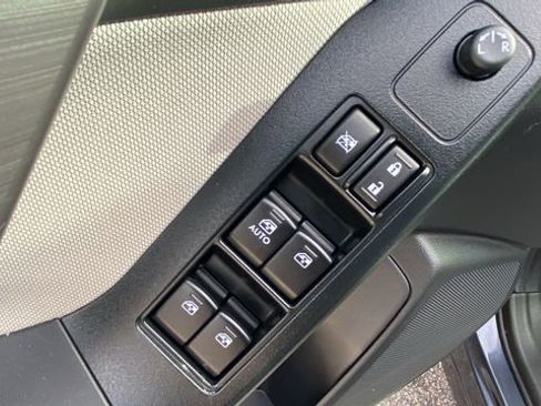 Used 2016 Subaru Forester 2.5i Premium w/ All-Weather Package image 14