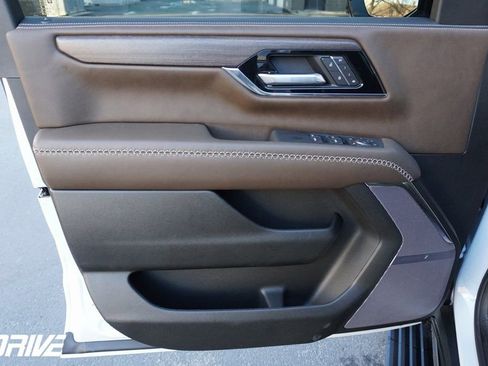 Used 2026 GMC Yukon Denali Ultimate image 17