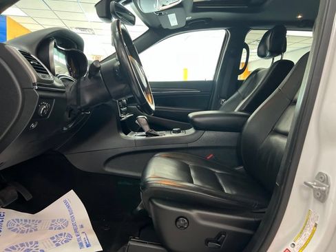 Used 2020 Jeep Grand Cherokee Limited AWD/4WD image 19