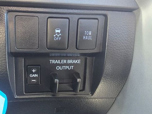 Used 2018 Toyota Tundra SR5 w/ TRD Off Road Package AWD/4WD image 23