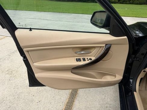 Used 2015 BMW 328i xDrive Sedan AWD/4WD image 11