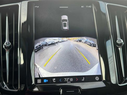 Used 2025 Volvo XC60 B5 Core w/ Climate Package image 26