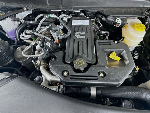 New 2026 RAM 3500 Limited w/ Towing Technology Group image 18