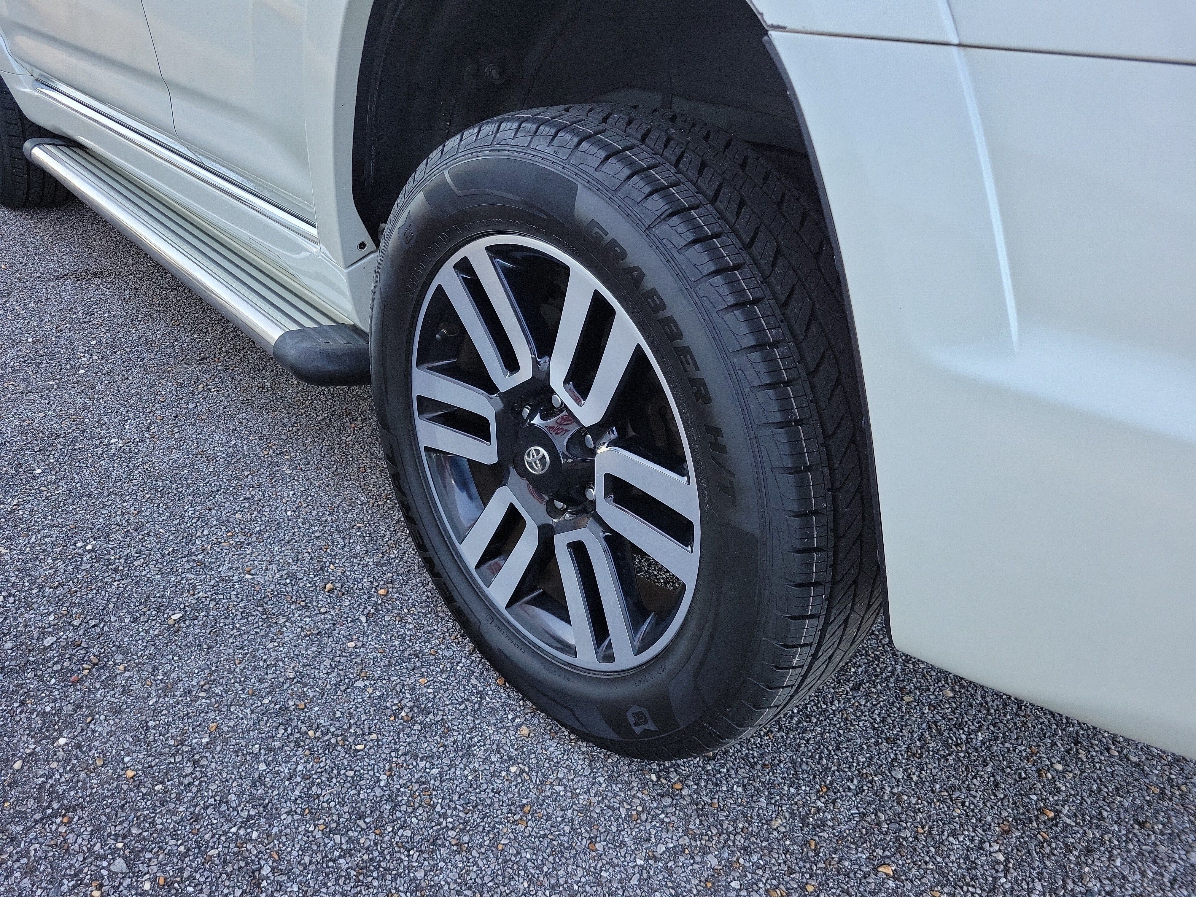 Used 2022 Toyota 4Runner Limited AWD/4WD image 26