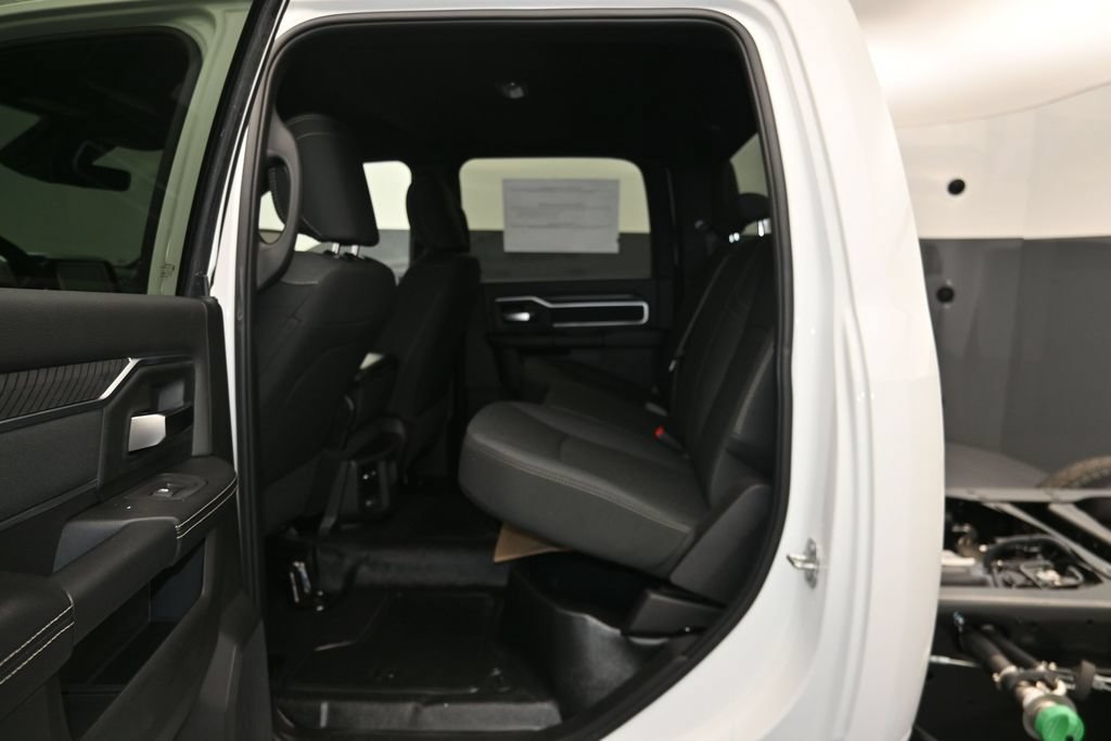 New 2026 RAM 3500 Big Horn AWD/4WD image 14