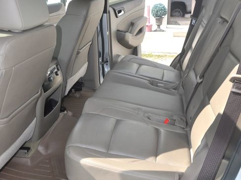 Used 2017 GMC Yukon SLT image 31