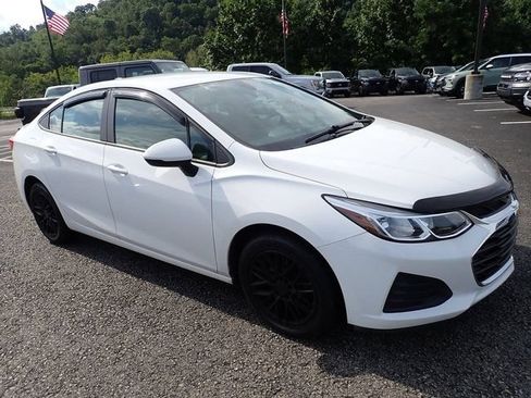 Used 2019 Chevrolet Cruze LS w/ LS Convenience Package FWD image 8