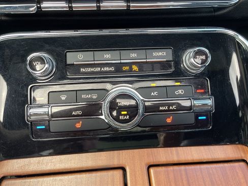 Used 2019 Lincoln Navigator L Select AWD/4WD image 42