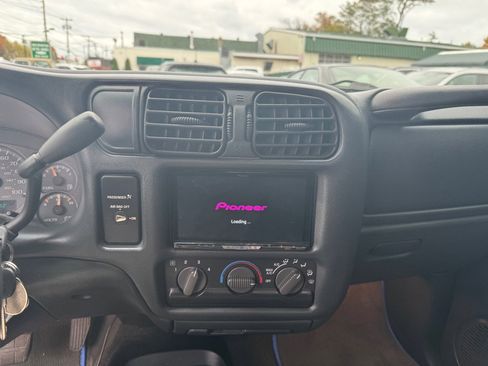 Used 2003 Chevrolet S10 Pickup LS w/ LS Preferred Equipment Group image 16