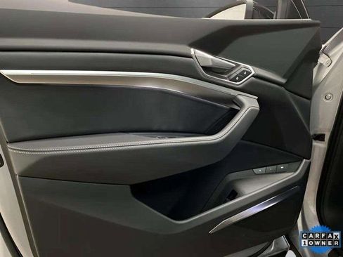 Used 2023 Audi e-tron Premium Plus image 17