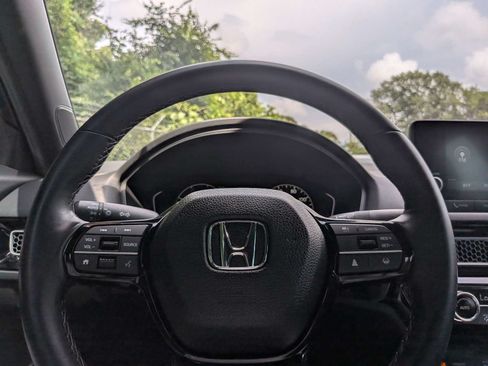 Used 2025 Honda Civic Sport image 26