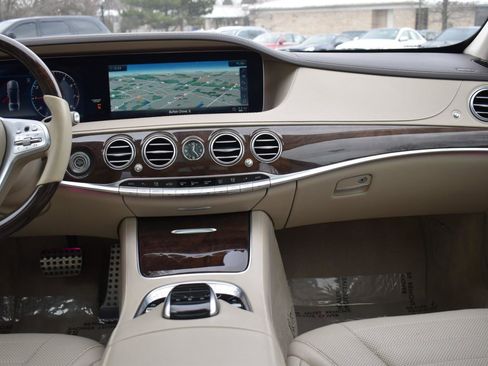 Used 2019 Mercedes-Benz S 560 4MATIC Sedan image 16