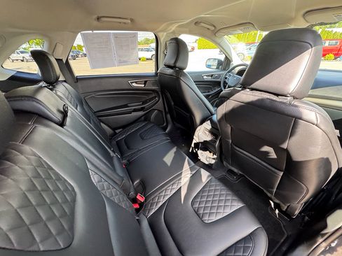 Used 2023 Ford Edge Titanium AWD/4WD image 14