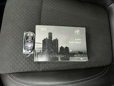 Certified 2022 Buick Encore Preferred w/ Safety Package image 4