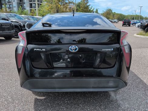 Used 2016 Toyota Prius Four FWD image 5