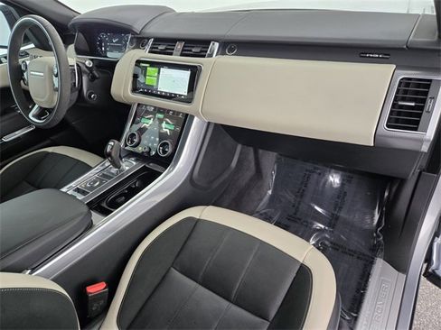 Used 2022 Land Rover Range Rover Sport HST image 18