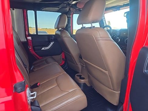 Used 2015 Jeep Wrangler Unlimited Sahara w/ Max Tow Package image 20