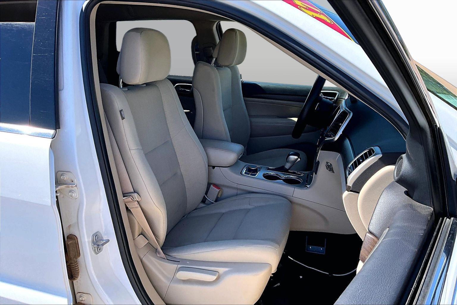 Used 2017 Jeep Grand Cherokee Laredo w/ Quick Order Package 23E AWD/4WD image 7