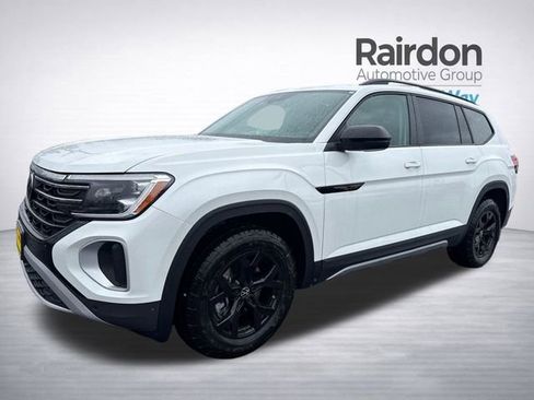 New 2026 Volkswagen Atlas Peak Edition AWD/4WD image 3