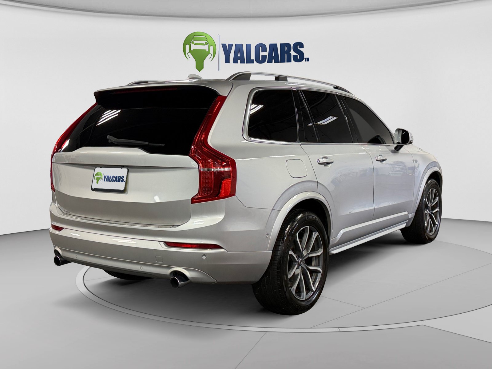 Used 2018 Volvo XC90 T5 Momentum w/ Convenience Package AWD/4WD image 5