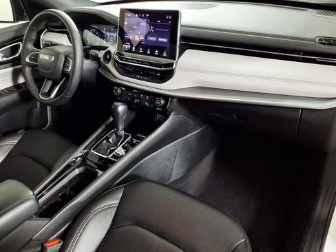 Used 2025 Jeep Compass Limited AWD/4WD image 12