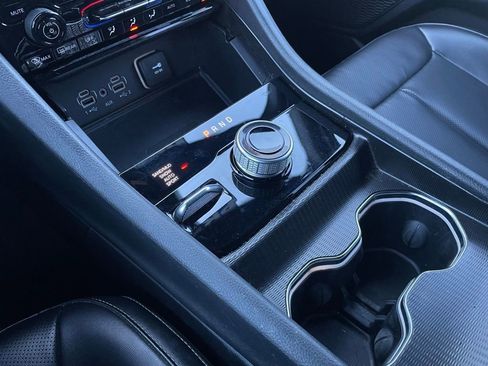 Used 2024 Jeep Grand Cherokee L Limited w/ Luxury Tech Group II image 21