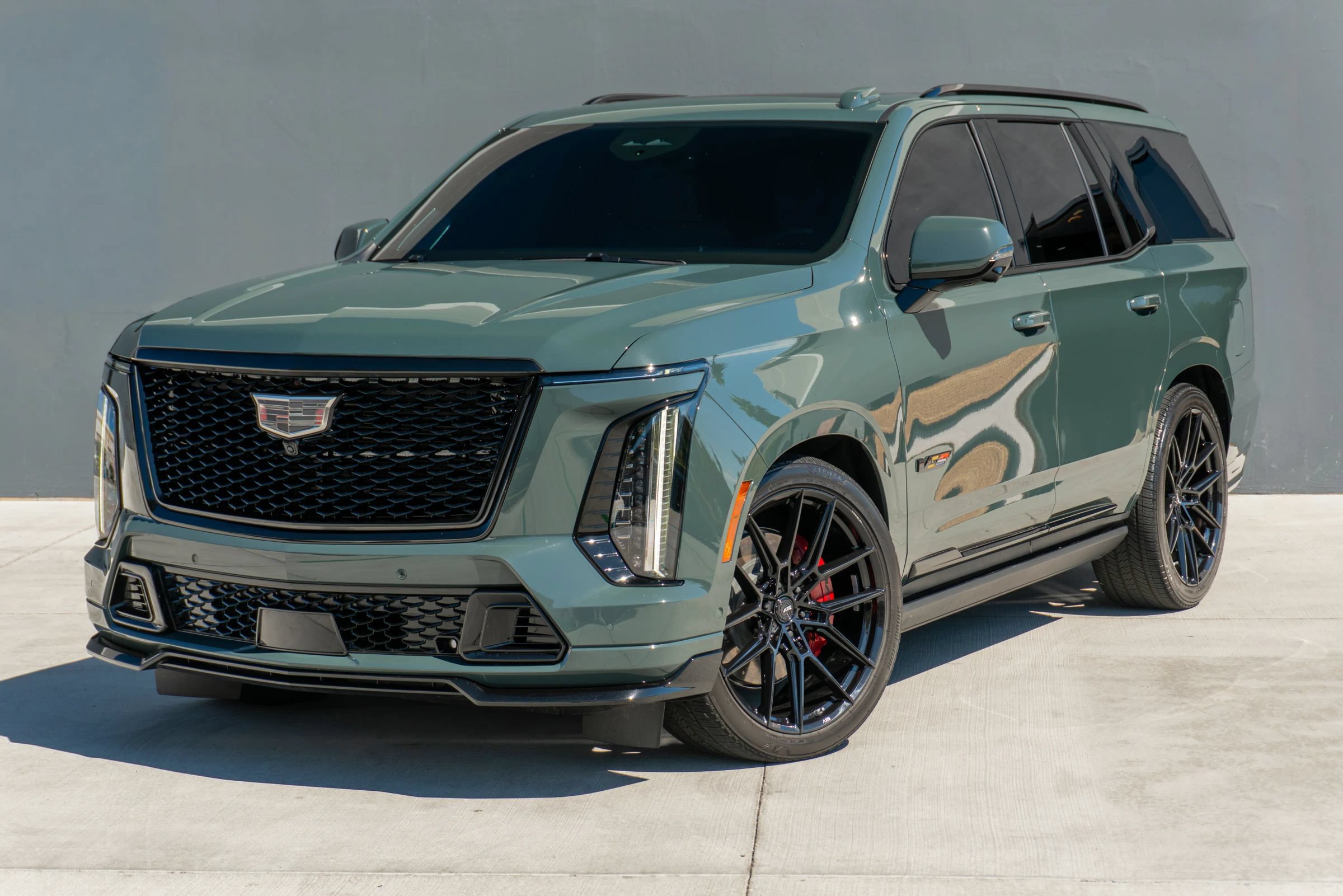 Used 2025 Cadillac Escalade V w/ LPO, ONYX Package AWD/4WD image 3
