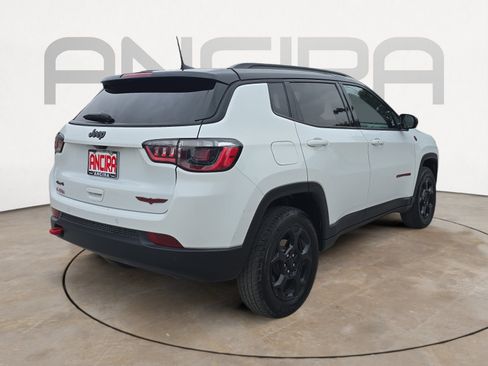 Used 2024 Jeep Compass Trailhawk image 8