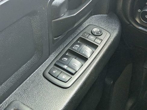 Used 2020 RAM 2500 Tradesman w/ Chrome Appearance Group AWD/4WD image 19